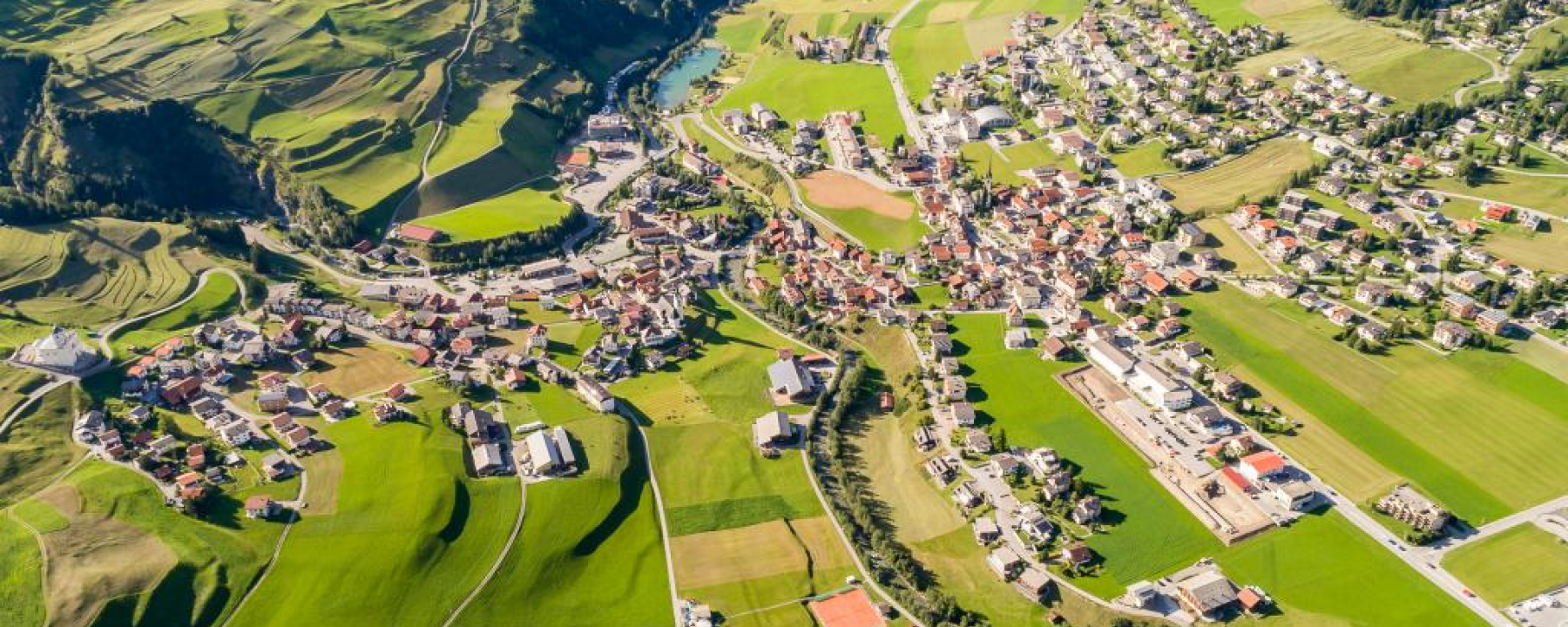 savognin-dorf-sommer-surses-graubuenden