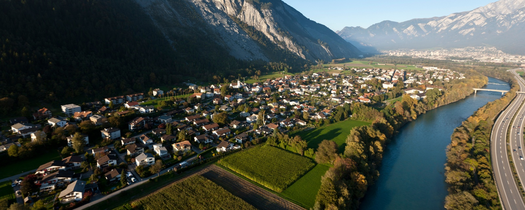 Felsberg mit Rhein