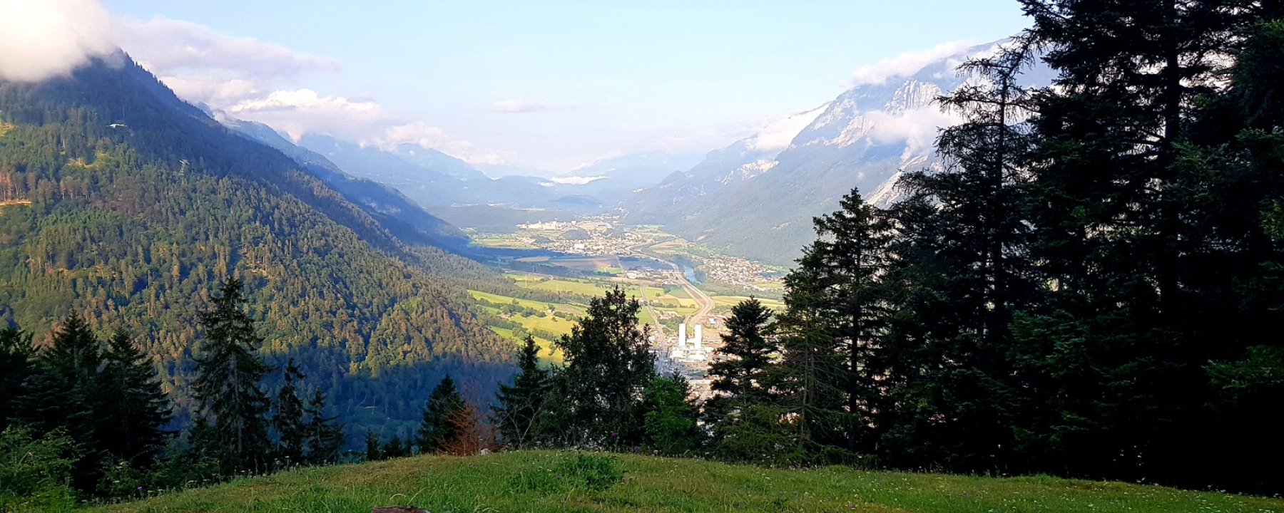 Ausblick vom Mittenberg ins Churer Rheintal