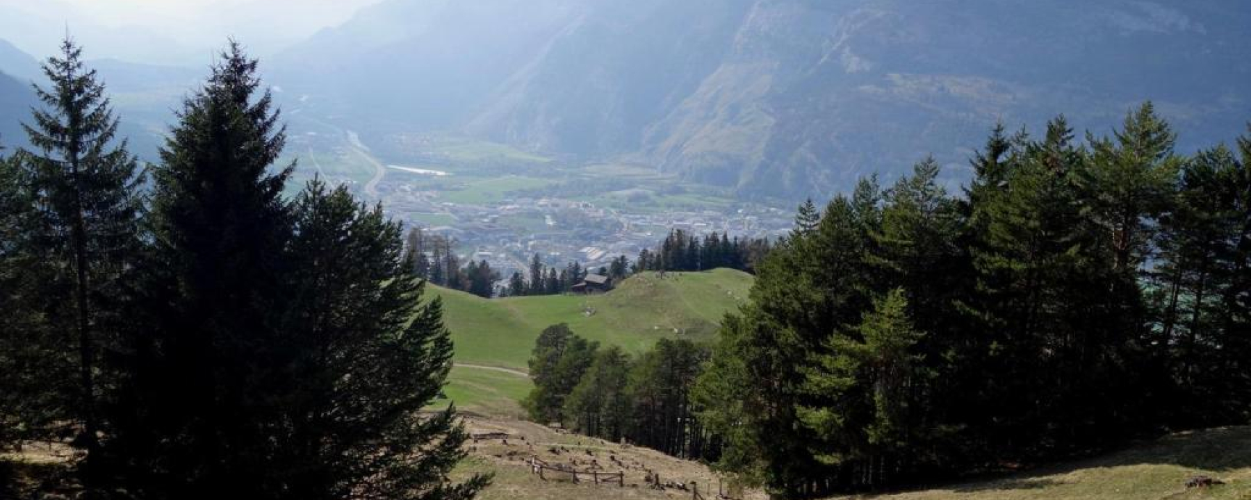 Blick auf den Mittenberg und die Stadt Chur