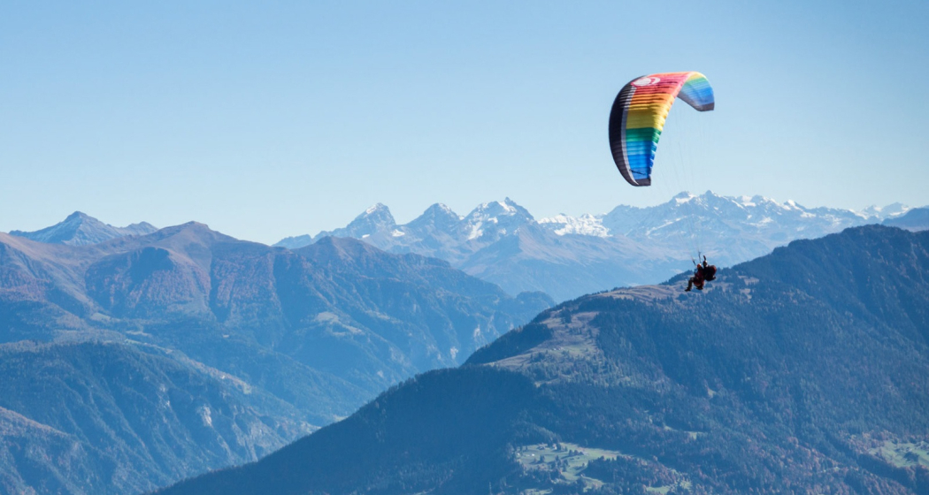 Flightbase - Gleitschirm Tandemflug Flims Laax Flightbase - Gleitschirm Tandemflug Flims Laax