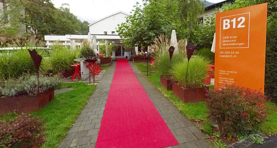 B12 Caffè, Bar & Restaurant