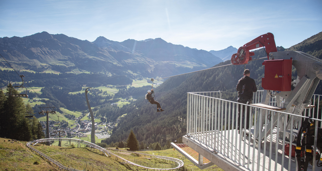 Zipline auf dem Erlebnisberg Pradaschier