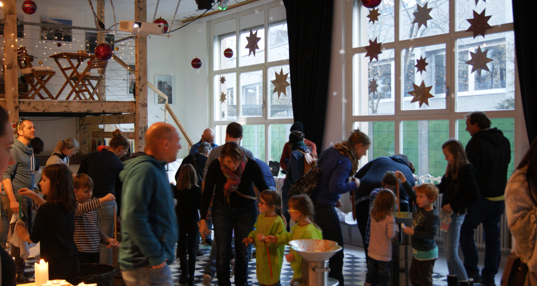 Öffentliches Kerzenziehen im Jugendhaus Stadtbaumgarten (gdl_902035065_image)