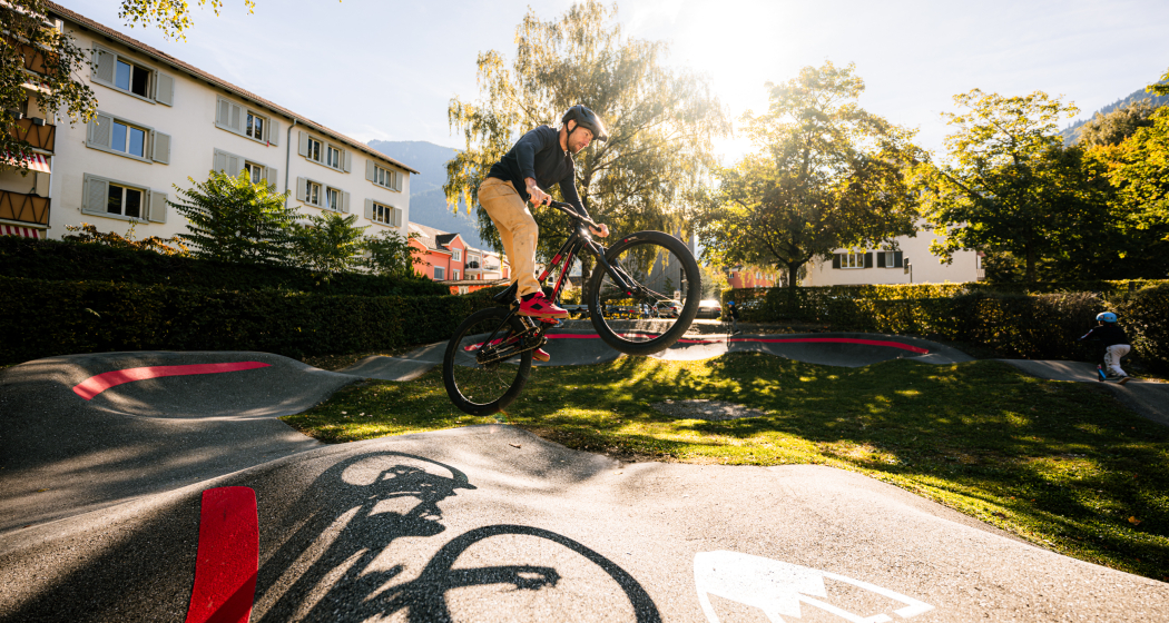 _Mr_Pumptrack_Claudio_Caluori_pumpt_in_Chur-Foto Maxi Dickerhoff (12) _Mr_Pumptrack_Claudio_Caluori_pumpt_in_Chur-Foto Maxi Dickerhoff (12)
