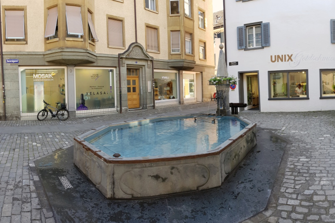 Gigerplatz mit neu gestaltetem Brunnen Gigerplatz mit neu gestaltetem Brunnen