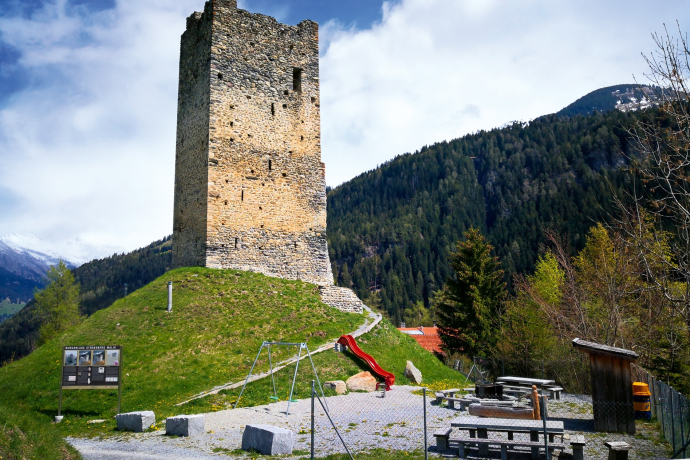 Swiss Family Fireplace, Burg-Strassberg