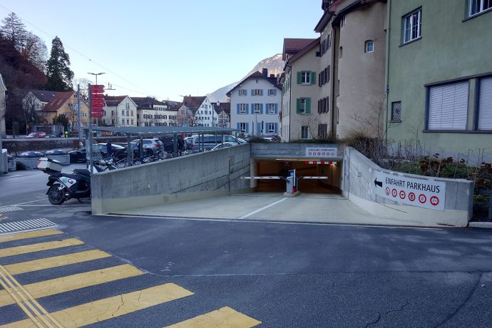 Einfahrt Parkhaus Arcas