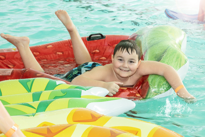 Spielnachmittage im Hallenbad (gdl_708945426_image)