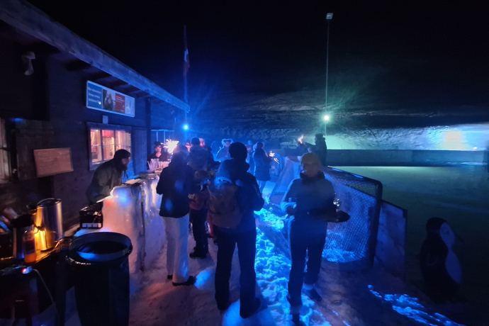 Silvesterdisco auf dem Eis (gdl_903739132_image)