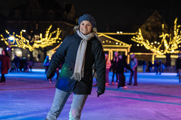 Schlittschuhlaufen auf dem Eisfeld Quader