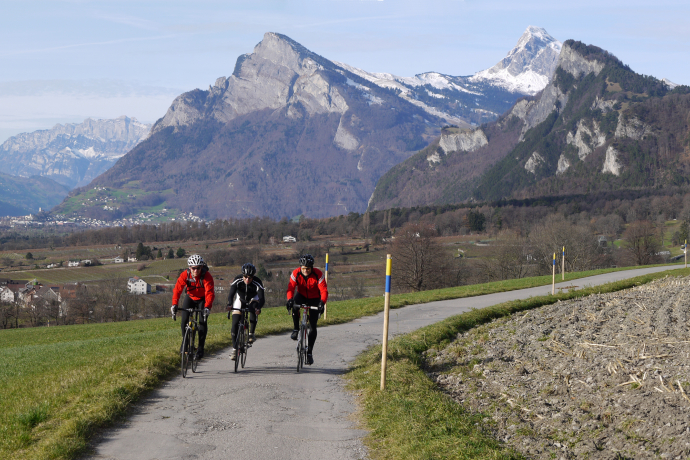 RR_Bündner-Herrschaft_Maienfeld_Sentieros_Panorama1_web