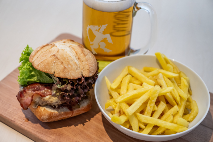 gastro_sportrestaurant_burger_bier_daniammann_4