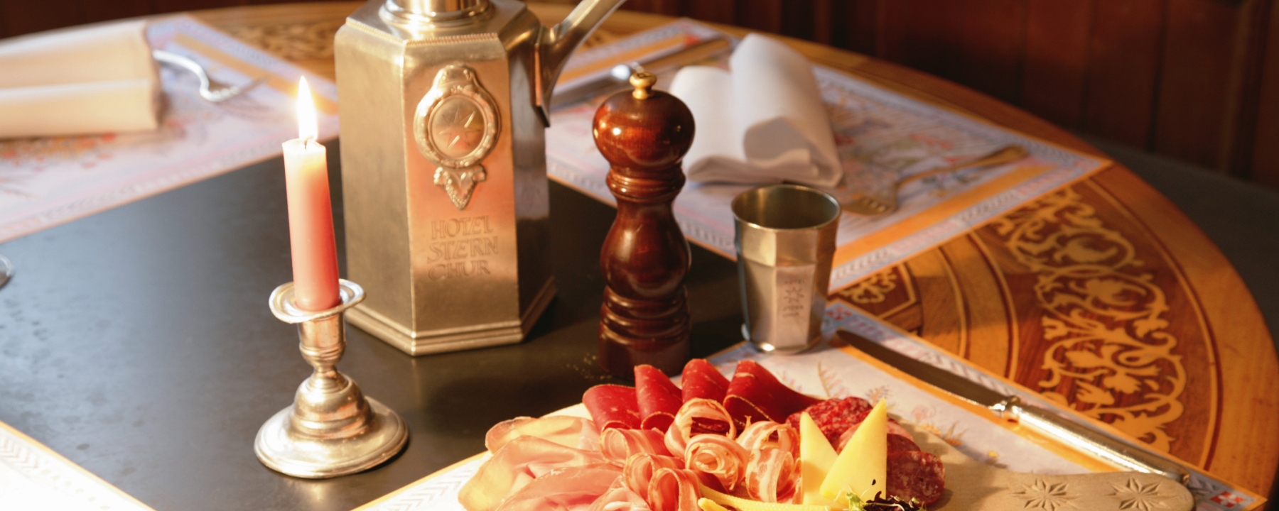 kulinarik_altstadt_stern_buendnerfleisch.jpg