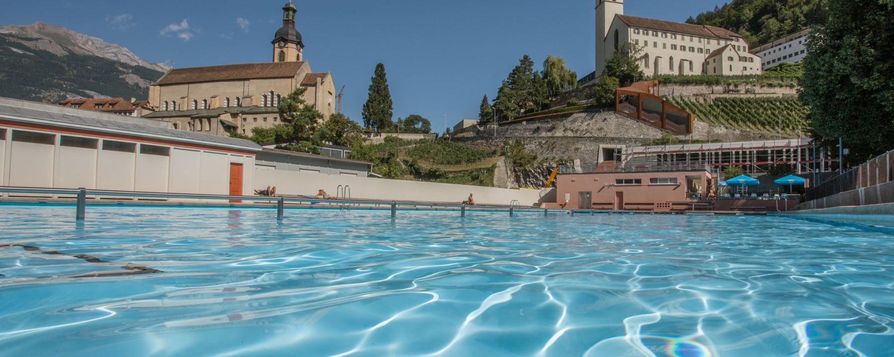 baden_sand_freibad_kirche_yvonnebollhalder5.jpg