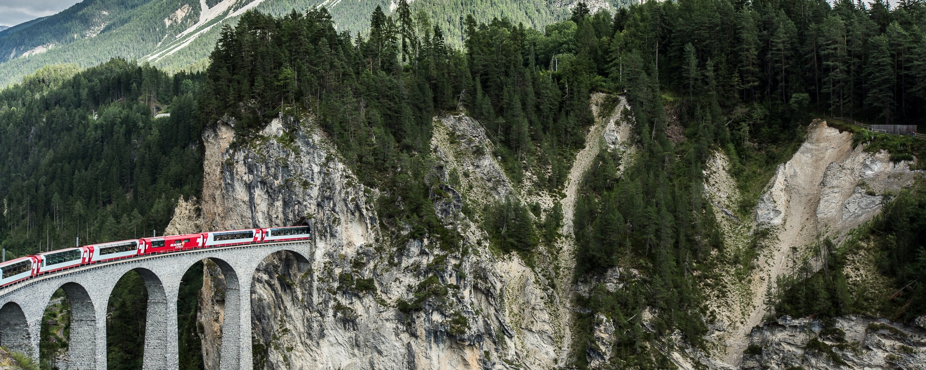 Landwasserviadukt mit RhB, Sommer