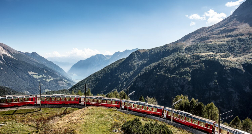 Bernina Express bei der Alp Grüm © Rhätische Bahn