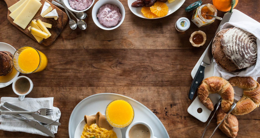Bergbaiz_Brunch_gedeckter_Tisch