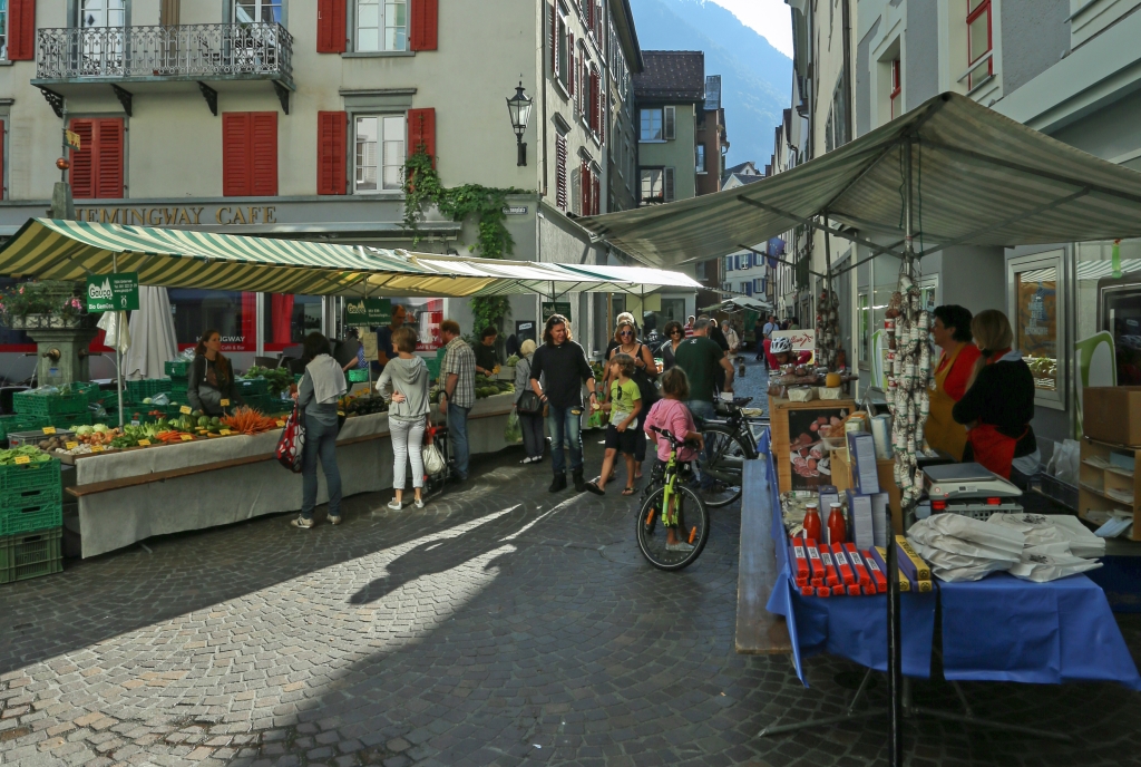 shopping_altstadt_wochenmarkt_yvonnebollhalder_2-2.jpg