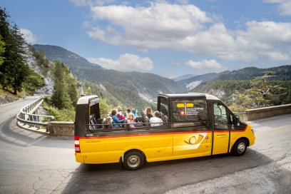 busreisen-surselva-rheinschlucht-bus-copyright-naturpark-beverin-reiner-schilling-1.jpg