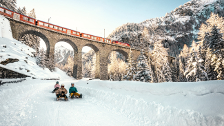 schlitteln_ausflugstipp_schlittelbahn-preda-berguen_rhb.jpeg