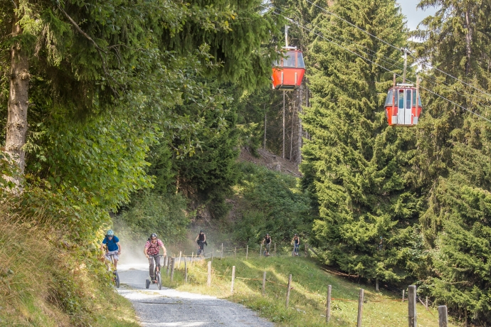 bikeboarden_brambruesch_yvonnebollhalder_17.jpg