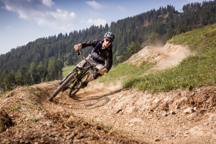 mountainbiken_alpenbikepark_flowtrail_flavioschlegel_5.jpg