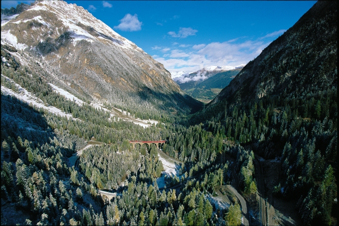 bahnreise_albulalinie_unesco_winter_rhb-robertboesch_2.jpg