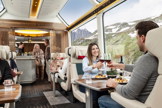 bahnreise_glacier-express_rhb_1.jpg