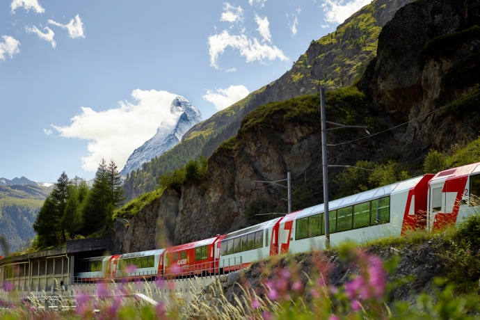 bahnreise_glacier-express_rhb_4.jpg