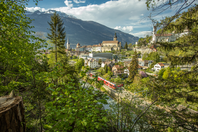 sehenswuerdigkeit_panorama_fruehling_altstadt_rhb_yvonne-bollhalder