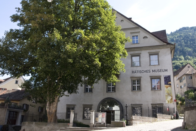 raetisches-museum_aussenansicht