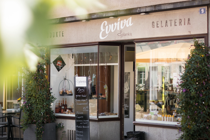 Gelateria Evviva Plankis Aussenansicht der Gelateria Evviva Plankis