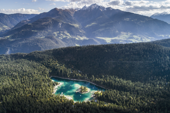 Blick auf den Caumasee 