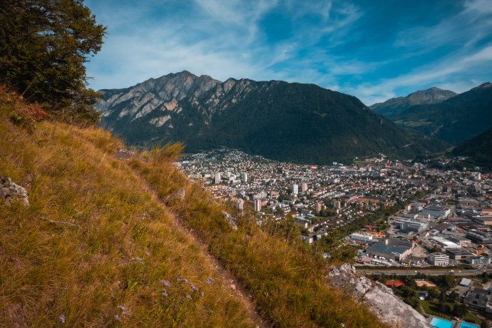Under Schindlaboda-Trail über der Stadt Chur