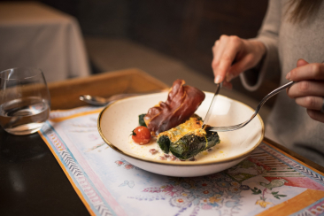 Teller mit Capuns, einem Bündner Gericht, im Hotel Stern in Chur