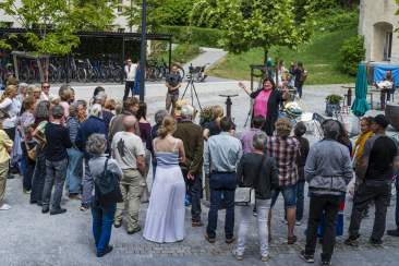 Chur jodelt gemeinsam mit Seraina Hartmann im Sennhof